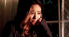 Deleted Scene: Emily crying over Alison [x]