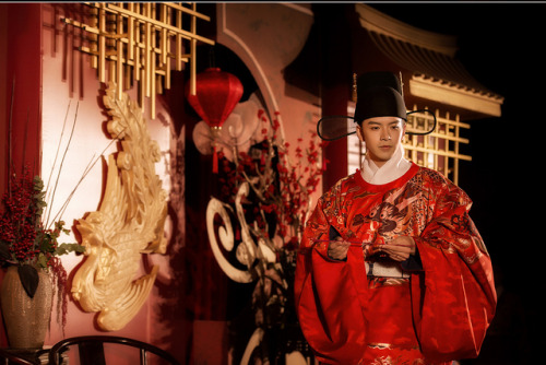 Ming-dynasty-styled weddingClothing from 明华堂   Photographer: @Seecrazy