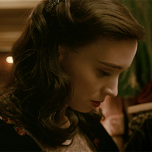 gettingscrazy:Rooney Mara as Molly Cahill NIGHTMARE ALLEY (2021) Dir. Guillermo del