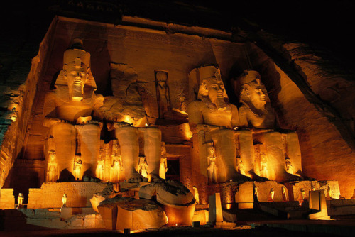 grandegyptianmuseum:Abu Simbel temples at night.The great temple of Ramesses II and the small temple