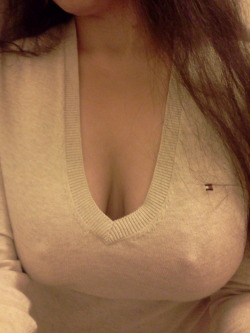 nipplepokiesuk:  Tommy Hilfiger sweater 