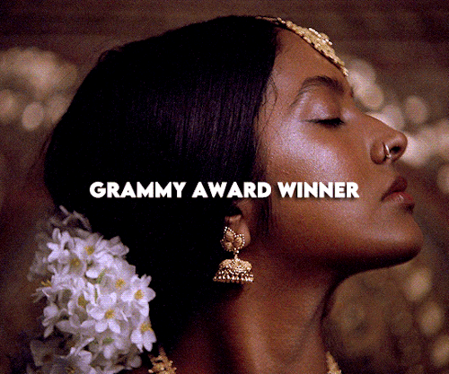 beyonceknowless:“Brown skin girl, ya skin just like pearls. The best thing in all the world”GRAMMY A