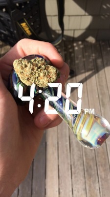 a-high-ass-ginger:  Smoke up mother fuckers.