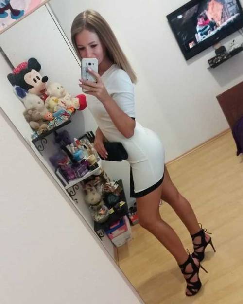 heelsdressfeet:Cro teen