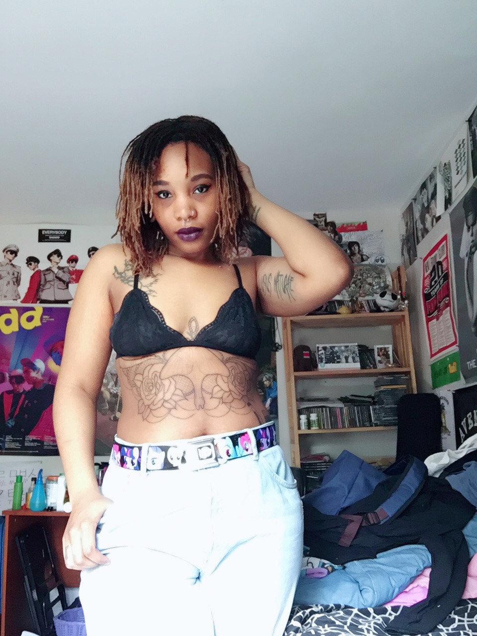 excusemehotchocolate:  My rooms a mess and so is my life but I’m in love with this