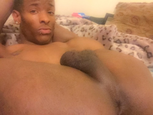 iloveazz89:  😻 IG @varic2__ ! Twitter @varic__ !    Submission  Tumblr  :  @varisroom       iloveazz89.tumblr.com  To submit ass pics send them to KIK : topjerzee.  