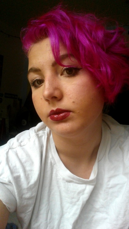 stalinlovesyou:i dyed my hair pink and it makes me feel like such a badass so here is a shitload of 