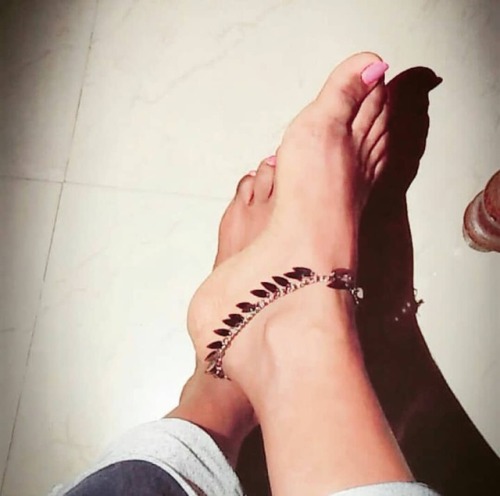 Good morning #feet #feetlove #feetworld #foot #feet_anklets #feetanklets #legs #Anklets #ankletsfeet