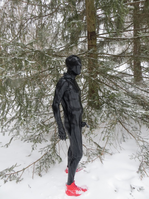apaaps:  Cold day in hell. Still enjoying this rubber day.