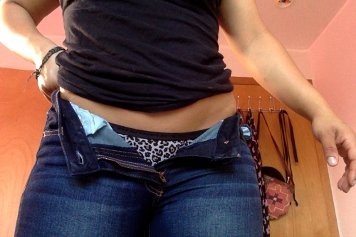 bemyknottygirl: talking to daddy on the phone while he’s stroking his dicki didn’t 