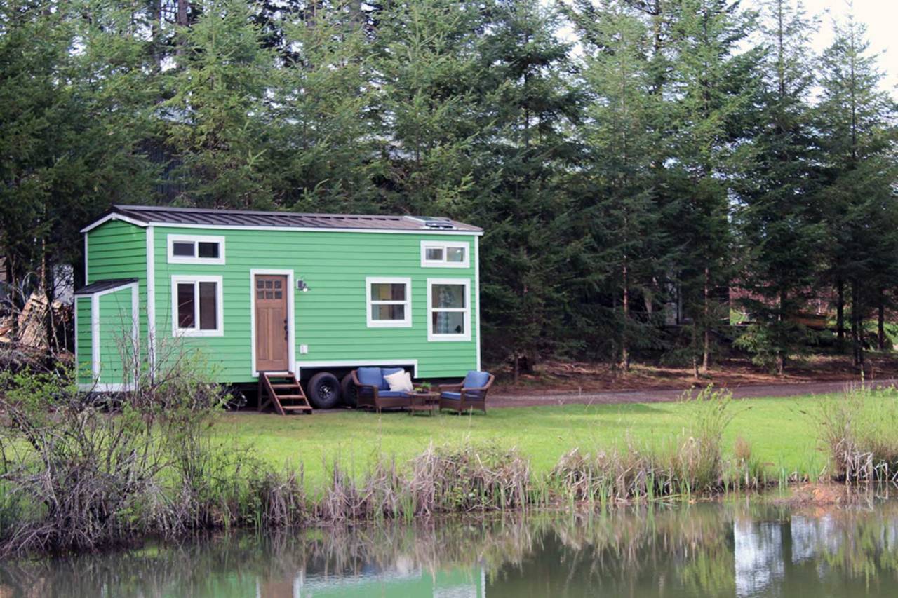 tinyhousetown:  A tiny house designed for a family of four who wanted a retro-styled