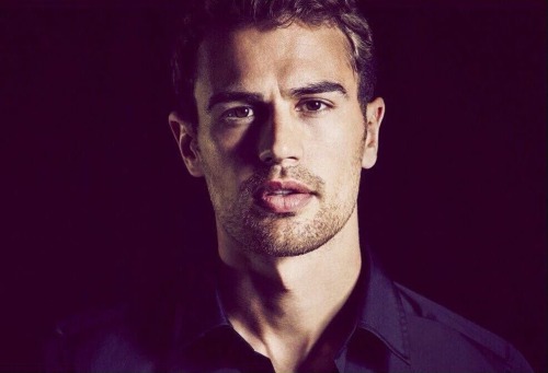 hotfamousmen:  Theo James