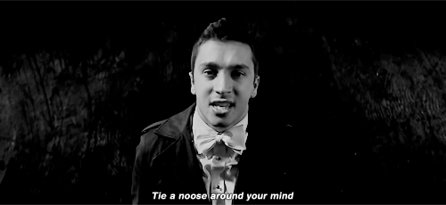shrrrlockholmes:                                  To a tree tell it, you belong to me, this ain’t a 