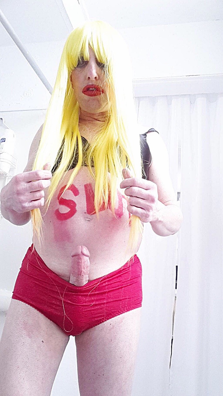 I adore this exposed sissy slut and would love having unbridled lust with her