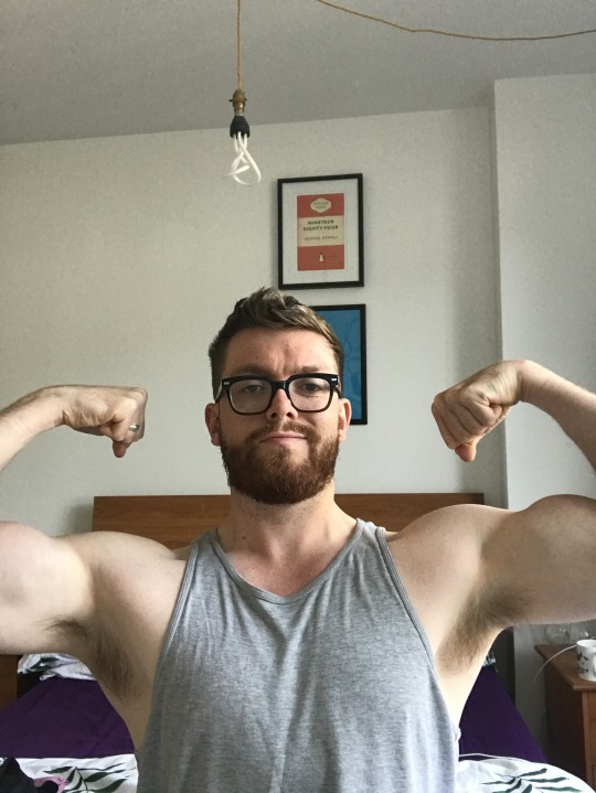 chrisjonesgeek:  Flex friday progress I guess? The gif is from a Live picture 😂 Derp.