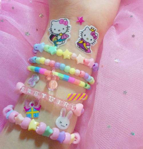 cutiethingywingy: bracelets to match my soul part 2