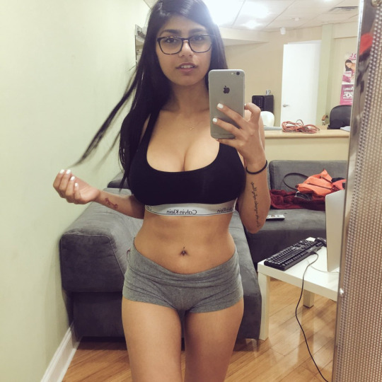 ilovpornstars:   Mia Khalifa   