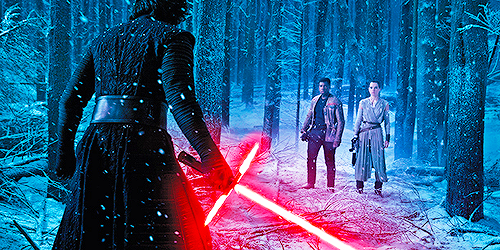 queenannebonny:  New stills from Star Wars: The Force Awakens (☆) 