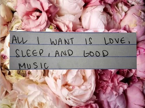 teenagepics:  If you’re a teen you must follow this blog. 