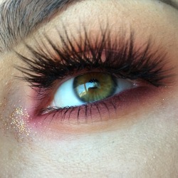 lickgold:  Long lashes and glitter by Lauren