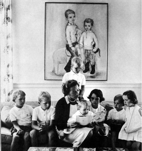 Ethel Kennedy reading to her seven children. From left to right: Bobby Jr. Joe II, Ethel, David (sta