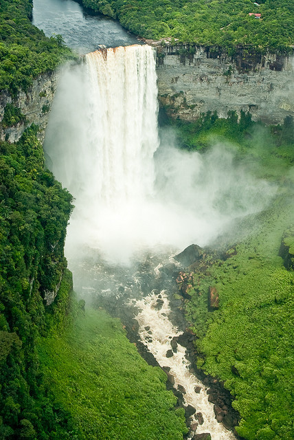 evocates:  Kaieteur Falls - Full view from the air. by GT-Nikhil on Flickr.