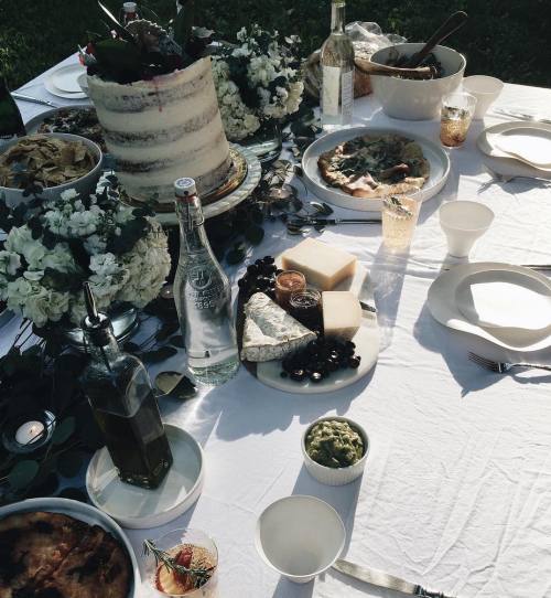 destinydiamante: coffeeforthemoon:  © abby st. claire  x