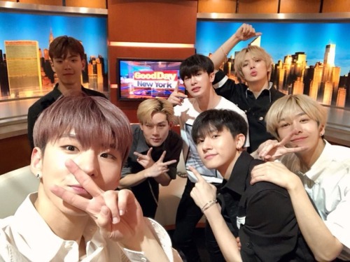 @OfficialMonstaX: [#기현] 미국 첫방송이라 너무 떨렸는데 재밌었어요!!!!!! #GoodDayNewYork #MONSTAXonGDNY @Fox5ny @rosanna