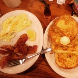 First Cracker Barrel in yeeeeaaaarrrsss  ♡