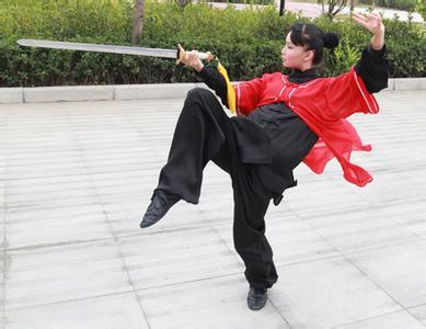 taichiswords:  In self-defense arts, Tai Chi takes softening opponent as the principal