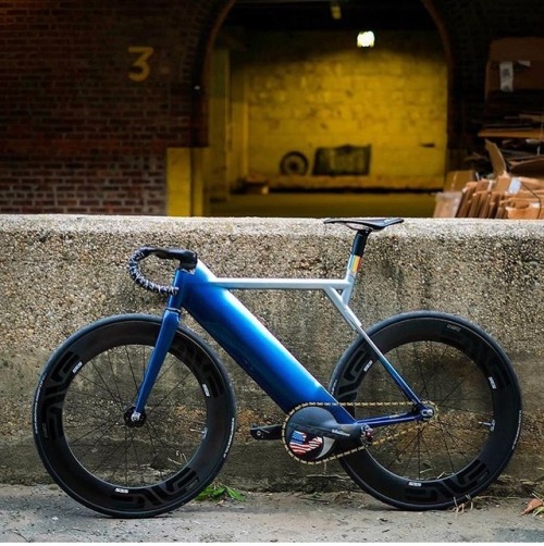 billionairebikeclub: BROOKLYN STRONG!  Owner: @nyckenji   . . . . #repost #bicycle #bike #instabikes