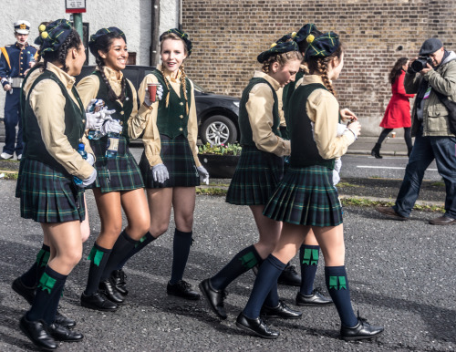 canedane: torch-echo: St Patricks Day - I think these girls are from the USA and are visiting Irel