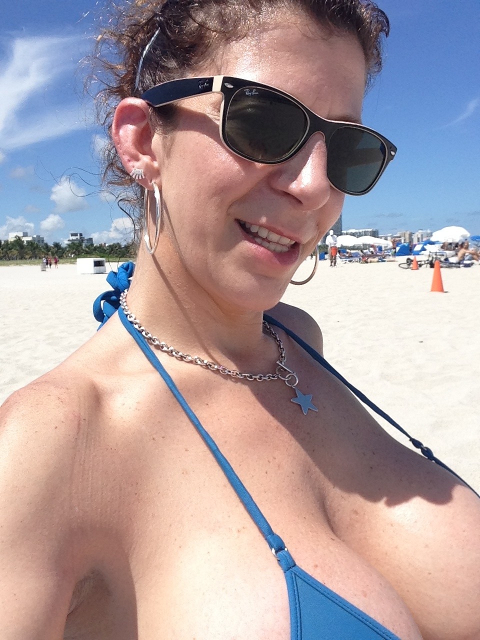 sarajayxxx:  #selfie shoot from the beach yesterday! ☀🌊👙