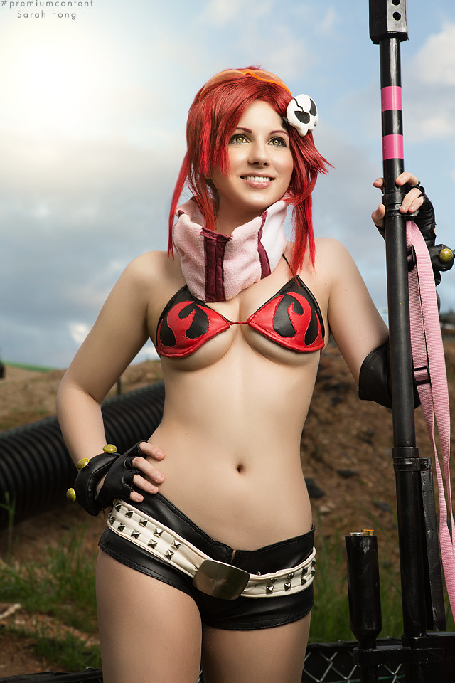 kamikame-cosplay:  Sexy and pretty Yoko Littner by Sarah Fong.  Photo by Elysiam