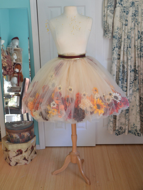 doxiequeen1:Some magical tulle action happening today. I have to make the tulle layer a bit shorter,