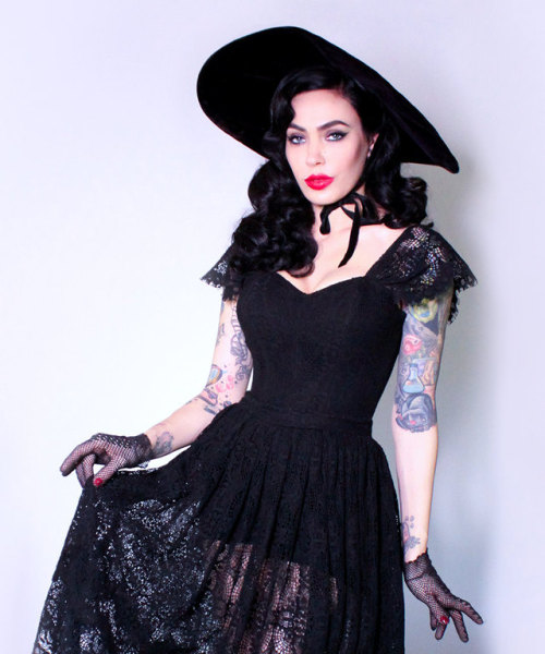 Porn Pics snootyfoxfashion: Gorgeous Handmade Gothic