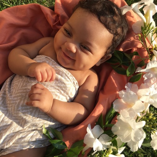 honeybubb: sup3rflicious: @sab-s0ul and @blackinkgoldskin Daughter is so perfect ❤️ soak up some spa