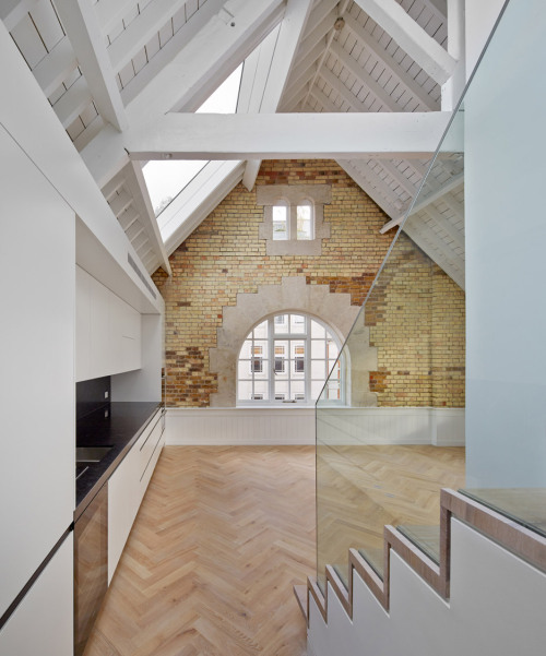 dezeen:Emrys Architects has converted a pair of warehouses in London’s Covent Garden into apartments