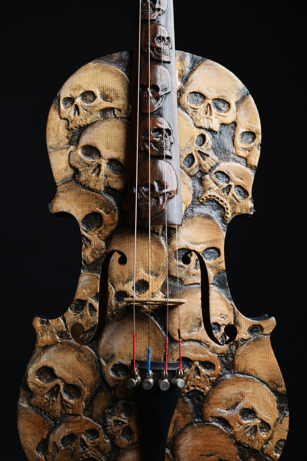 stuffguyswant:  Stunning Skull Violin Carved from Wood by Mark Noll Florida-based