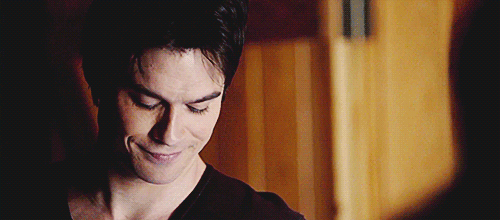 mylovewithdamon:  The way he looks at her. Season 5. Part 2. 