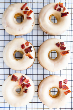 verticalfood:  Maple Bacon Donuts