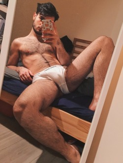 underlads: The hottest guys in their underwear