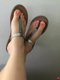 cherryredtoes:  Sandals