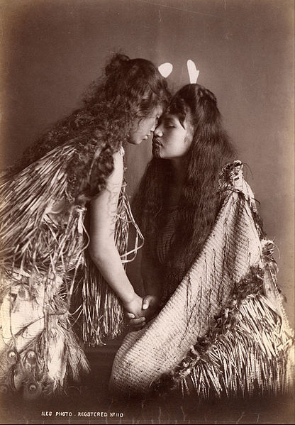 siphonophora:Photo of two Maori women, circa 1890-1920.