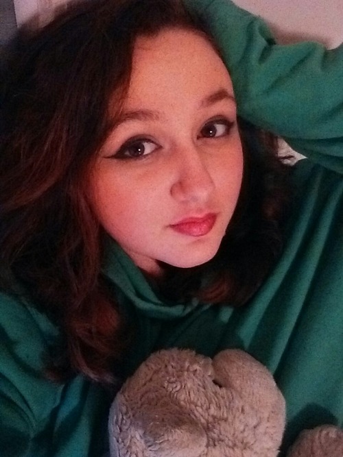 totalspiffage:It’s chilly and I’m buried under my covers with like five stuffed animals