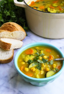 beautifulfoodisamust:  Curry &amp; Chickpea Soup