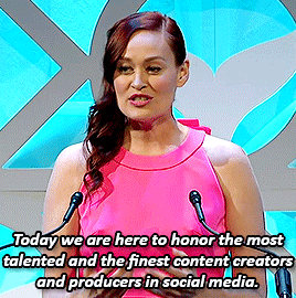 mamrie:  shmoo06:    The 8th Annual Shorty Awards    Spitting dat truf. 