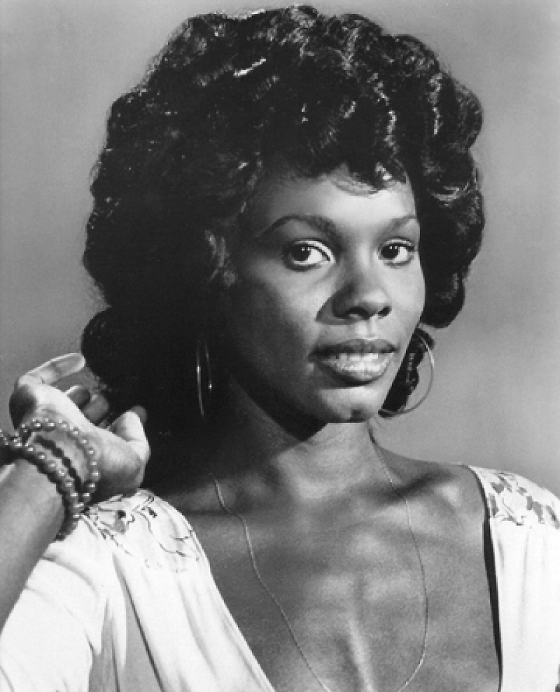 fuckyeahsavagesistas:  Gloria Hendry as Lynn Jackson in SAVAGE SISTERS – 1974Source: