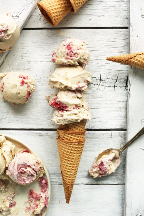 vegan-yums:  Raspberry Ripple Coconut Ice Cream / Recipe