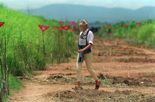 August 1997 - Princess Diana visits Bosnia in anti-land mine campaign The 36-year-old princess was i